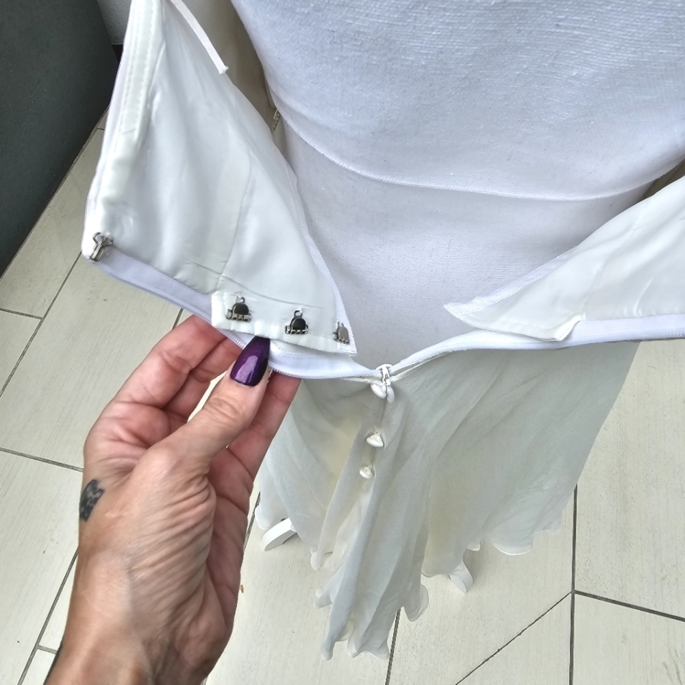 Vintage Teri Jon ✦ Ivory Silk Formal Dress ✦ Handmade Roses Babydoll Silhouette - Picture 12 of 17